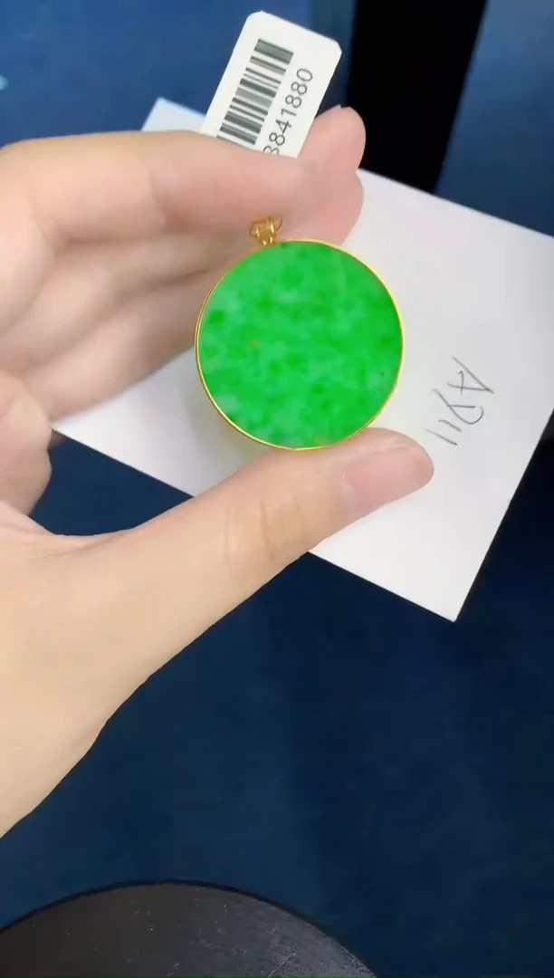 翡翠18K金镶嵌颈饰天然翡翠緬甸A貨