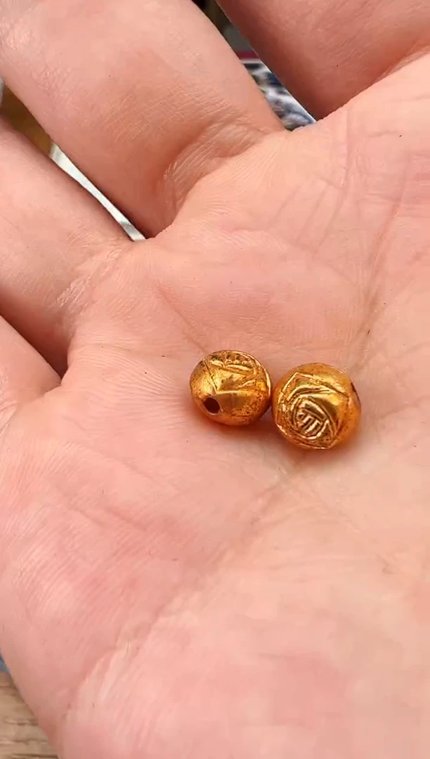 【闪购商品】玻璃颈饰【 肖钟出品 】随发1对