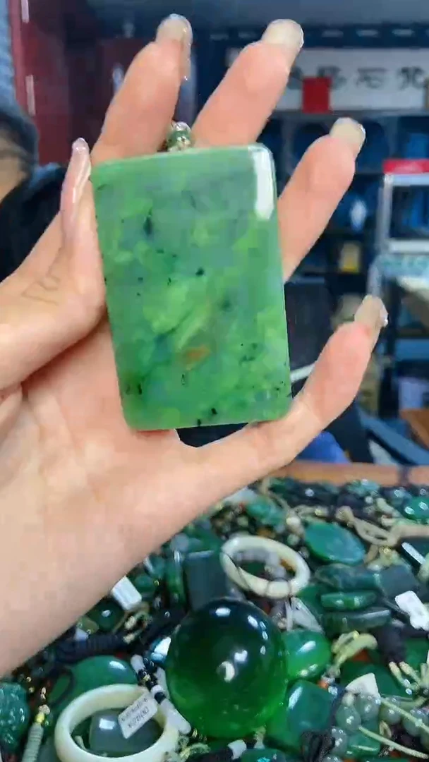 未镶嵌和田玉挂件1