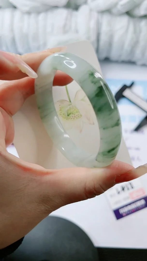 【闪购商品】石英质玉手镯未镶嵌多样性发货L428