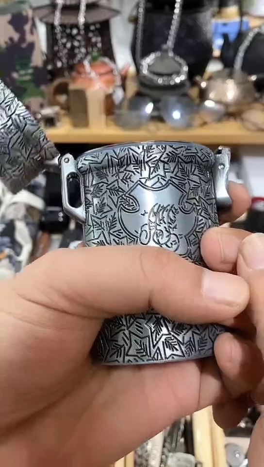 瓷片闪购商品  如图所示