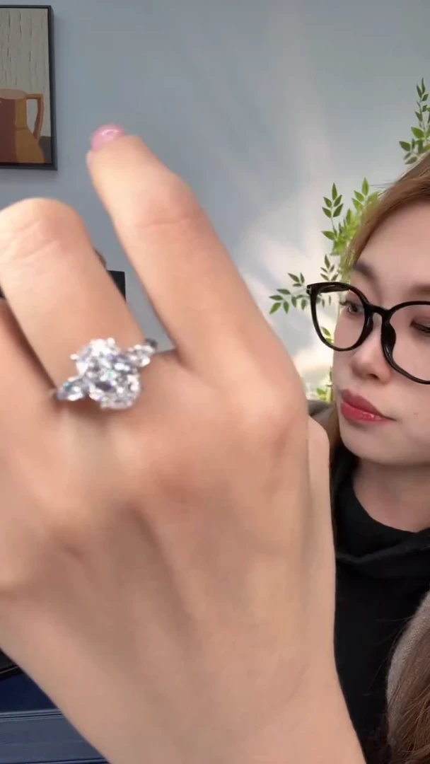 铂Pt950镶嵌实验室培育钻石pt950椭圆三生石戒指3ct