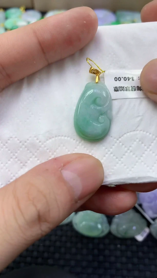 颈饰未镶嵌翡翠天然缅甸翡翠A货