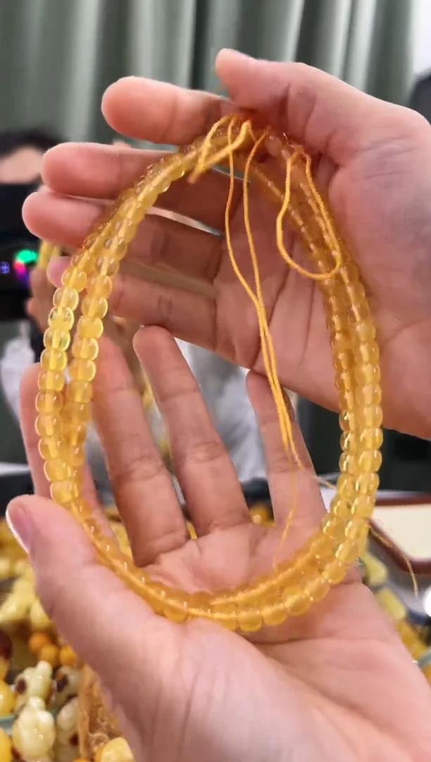 【闪购商品】蜜蜡手链未镶嵌蜜蜡项链多样性发其中一件