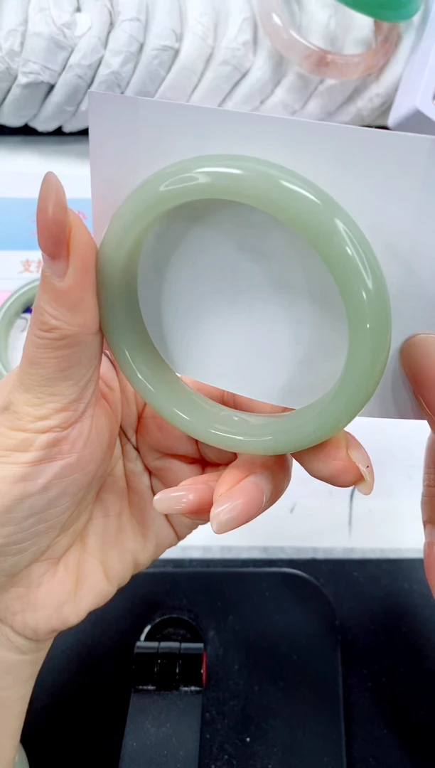 未镶嵌手镯石英质玉273-58.5