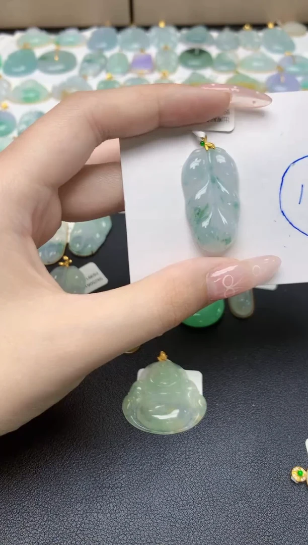 翡翠18K金镶嵌颈饰天然翡翠A货