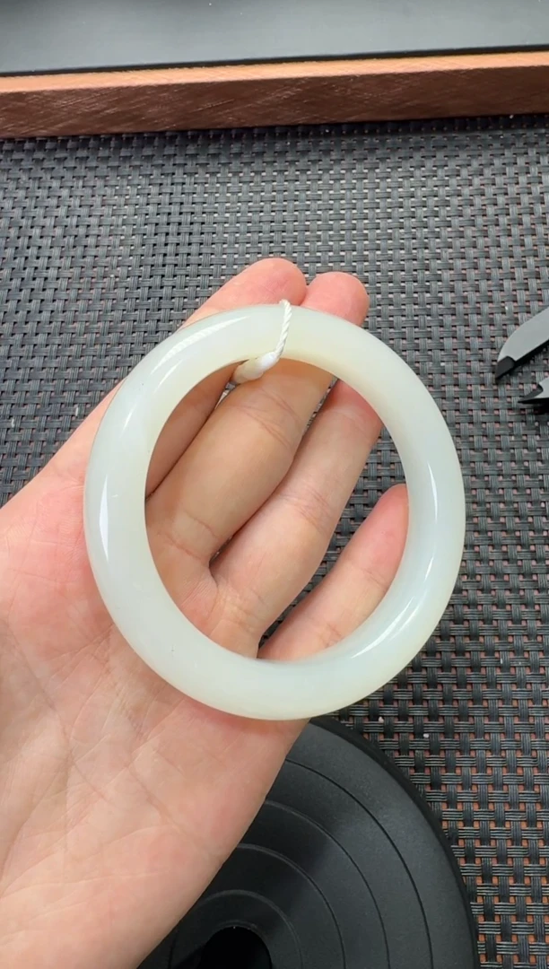 未镶嵌手镯和田玉黑山54＋圈口手镯