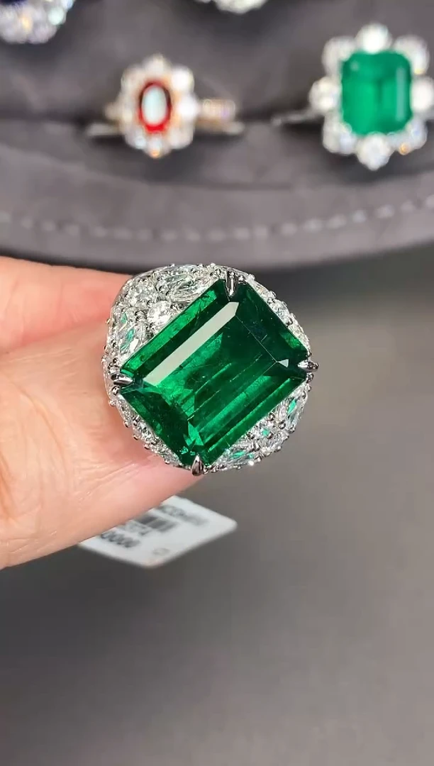 戒指18K金镶嵌祖母绿【闪购】9.53ct/赞比亚沃顿/微油/七天鉴赏