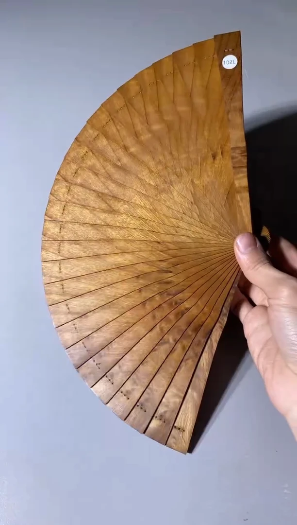 【闪购商品】金丝楠木雕102号18cm金丝楠木小叶桢楠扇子