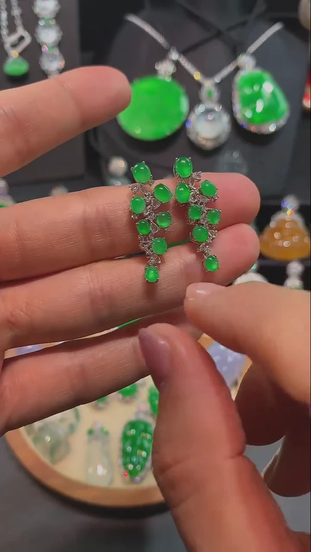 翡翠18K金镶嵌耳饰耳钉