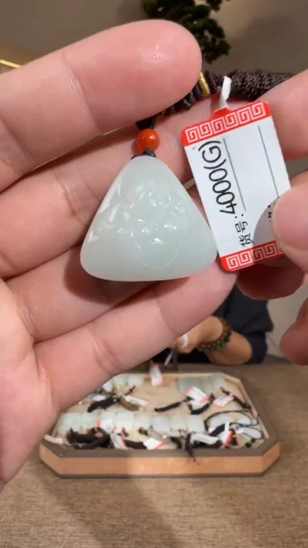 颈饰未镶嵌和田玉黑山G