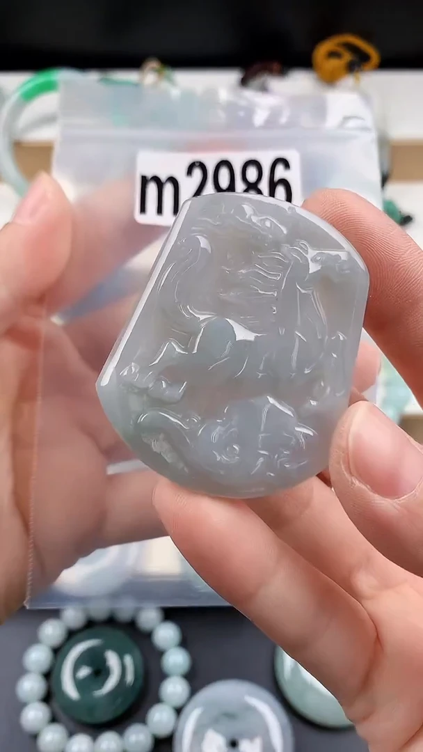 颈饰未镶嵌翡翠天然翡翠吊坠挂件