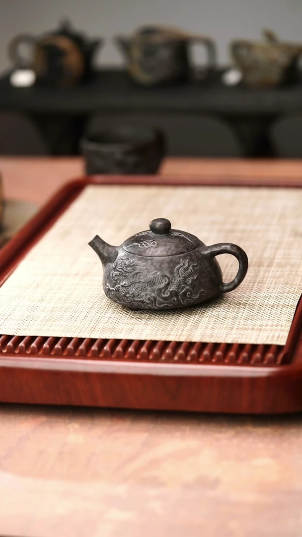 庄惠东老师作品冰碛岩重工雕刻双龙石瓢壶200cc