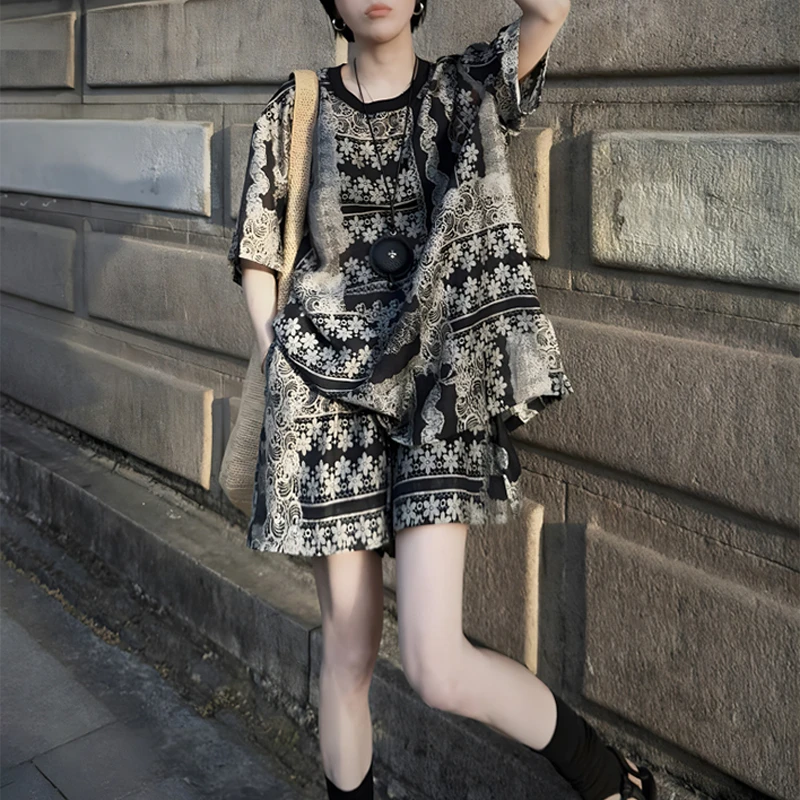 欧货高级感印花气质套装2025夏季新款复古显瘦上衣直筒短裤两件套