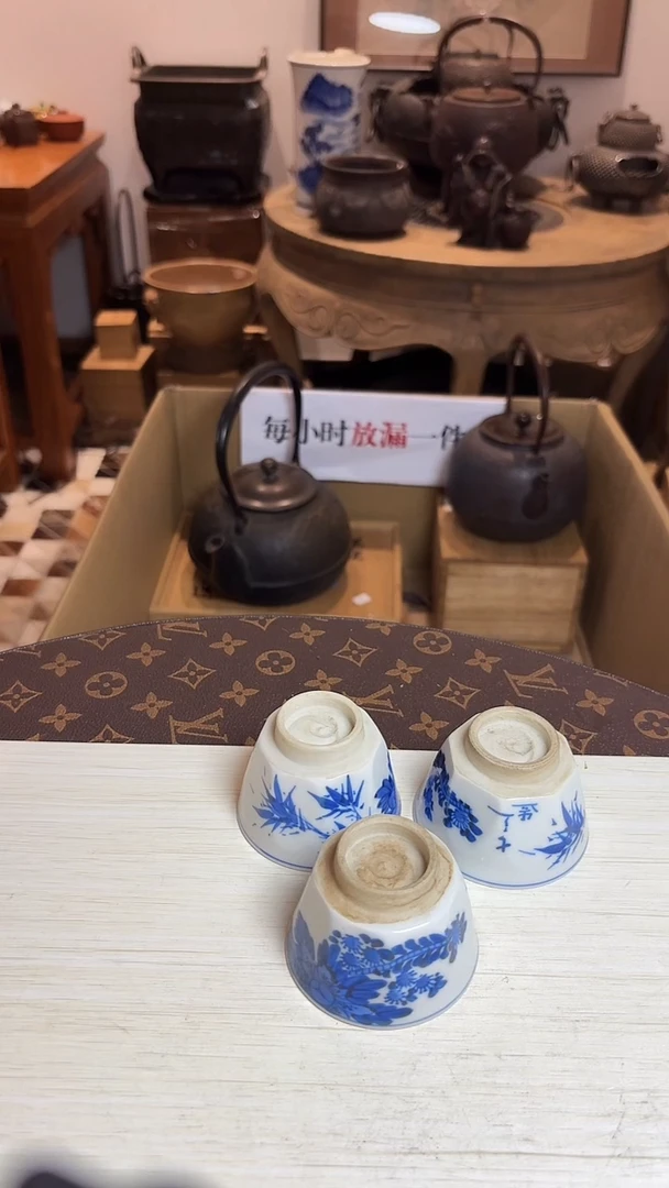 谢谢老板，回流产品有磨损正常，谨慎买！