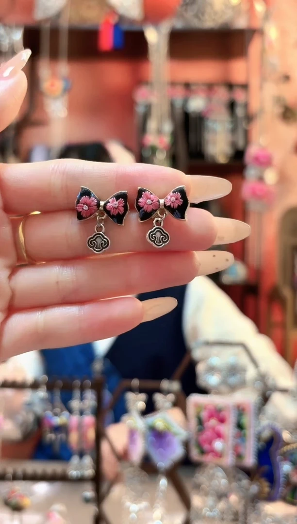 织绣云织谣民族风精美饰品   96