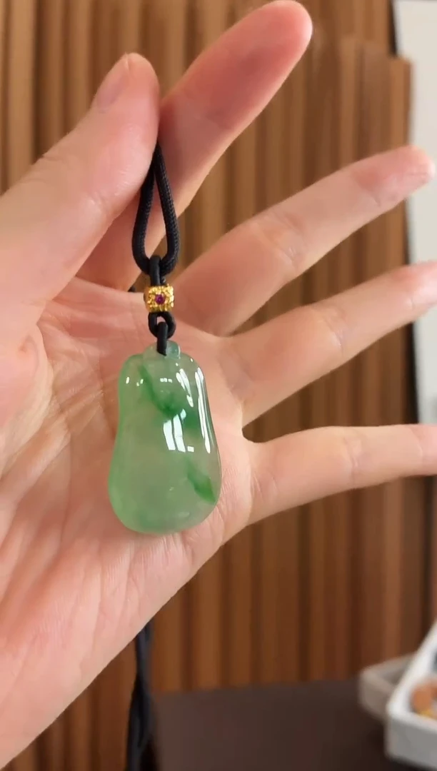 颈饰未镶嵌翡翠吊坠