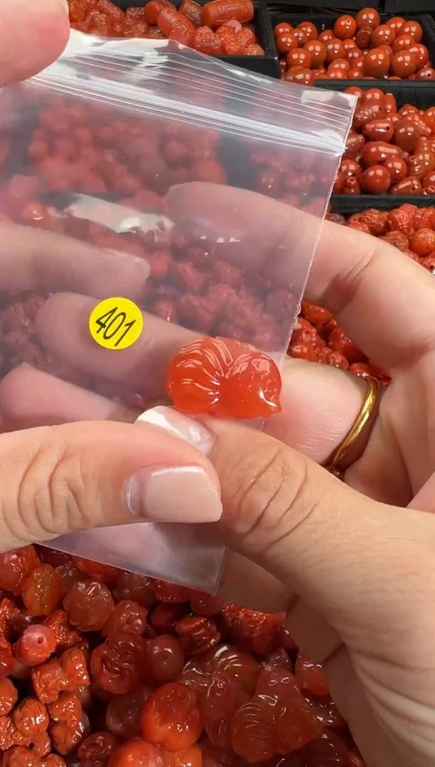 颈饰未镶嵌南红玛瑙1