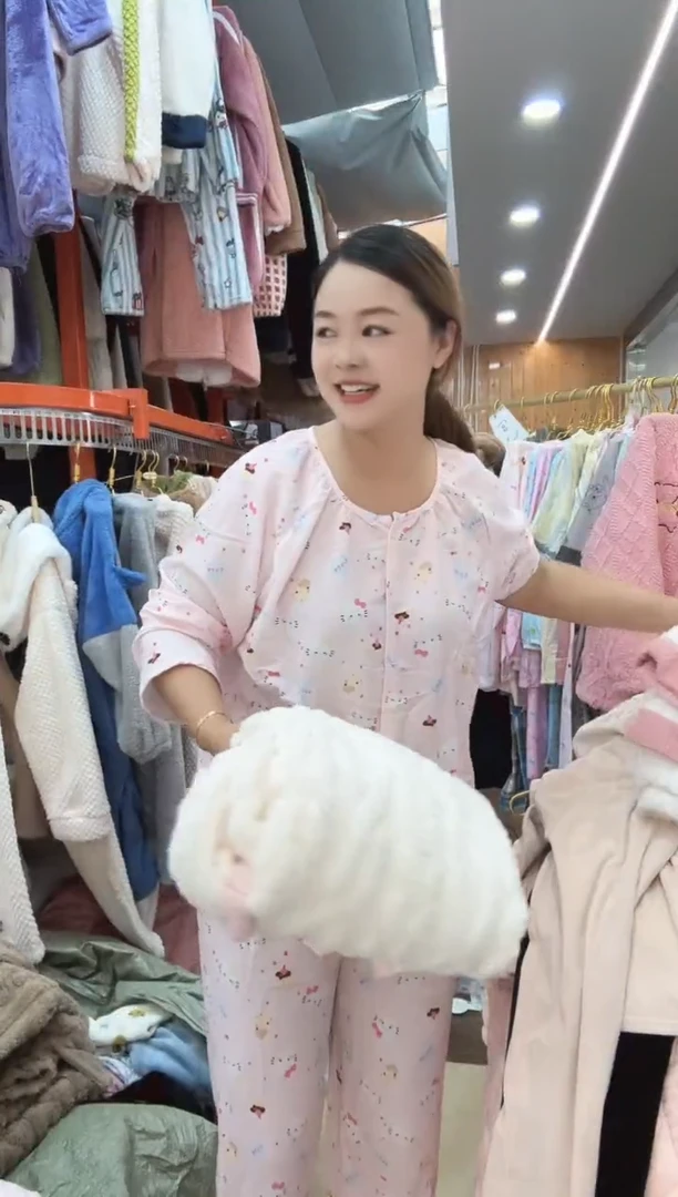 静*美乐蒂白色套装冬装