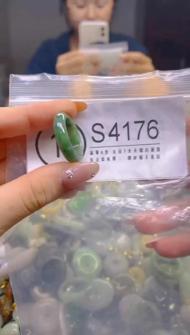 翡翠未镶嵌颈饰/S/翡翠A货,一件也是批发价