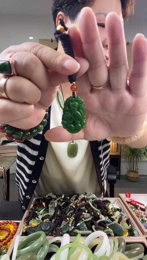 颈饰未镶嵌和田玉多样性拍一发一  0330  猴