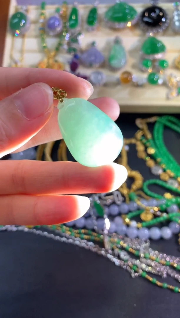 吊坠(不含链)18K金镶嵌翡翠吊坠|1400+70