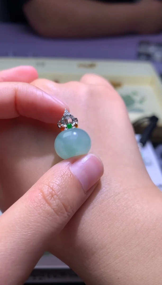 【闪购商品】翡翠吊坠(不含链)18K金镶嵌净货