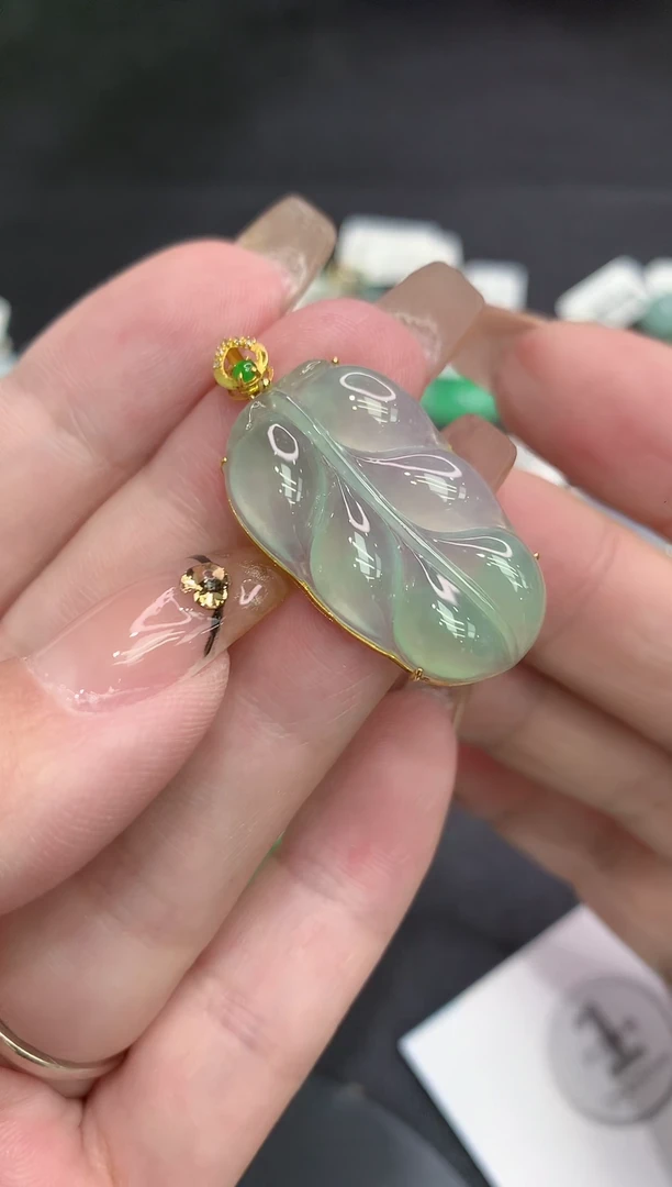 吊坠(不含链)18K金镶嵌翡翠111