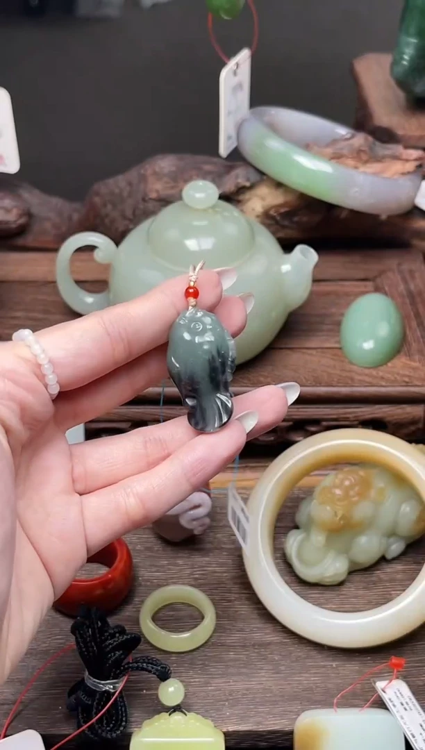 和田玉未镶嵌吊坠(不含链)青花 小鱼有瑕疵9007298