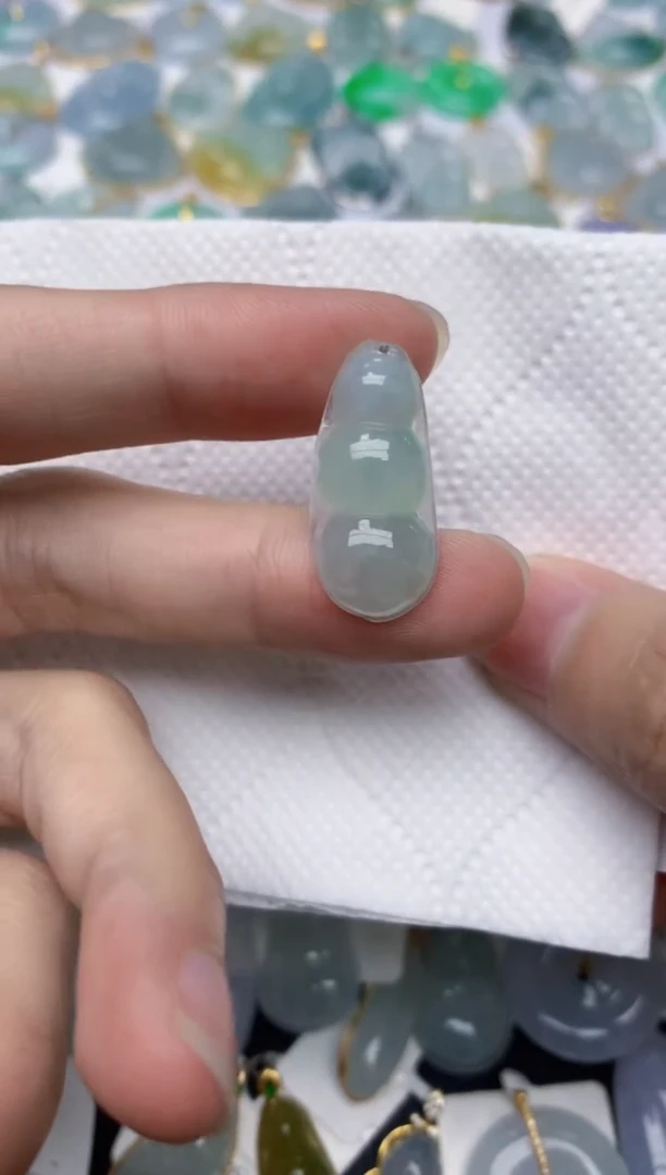 翡翠未镶嵌颈饰天然A货翡翠