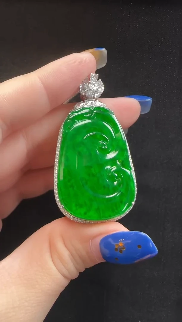 颈饰18K金镶嵌翡翠459如意一个