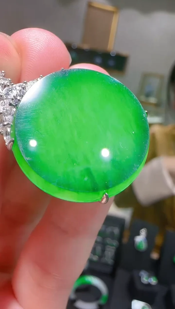 【闪购商品】翡翠吊坠(赠链)银S925镶嵌天然翡翠A货多样性发一件