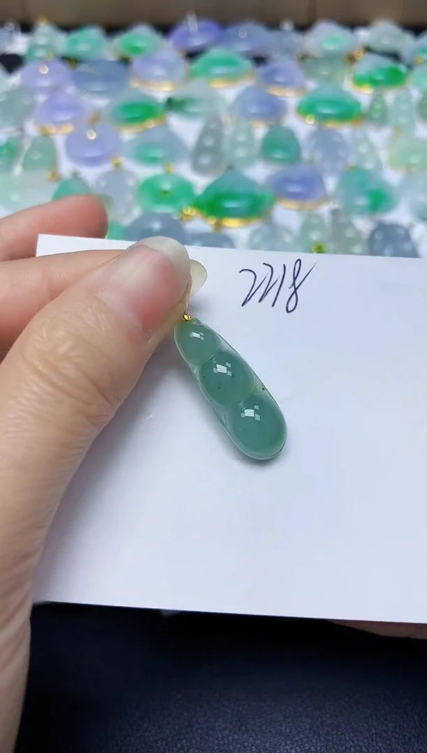 翡翠未镶嵌颈饰天然缅甸翡翠A货