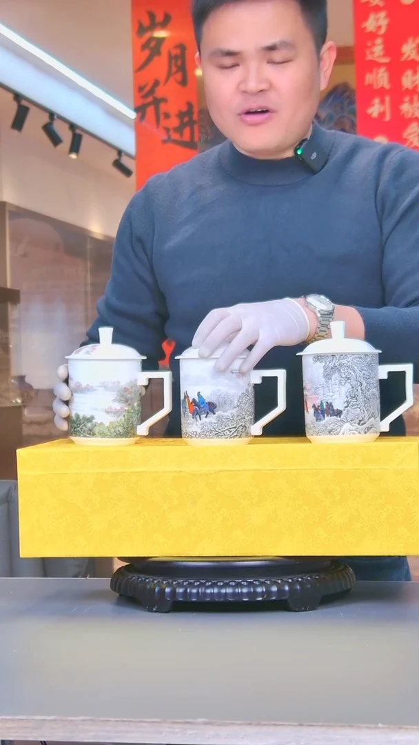 【闪购商品】摆件三顾茅庐粉彩瓷杯/景德镇陶瓷摆件