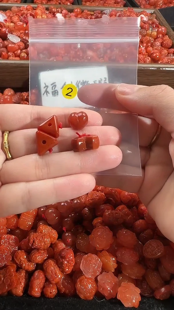 颈饰未镶嵌南红玛瑙1