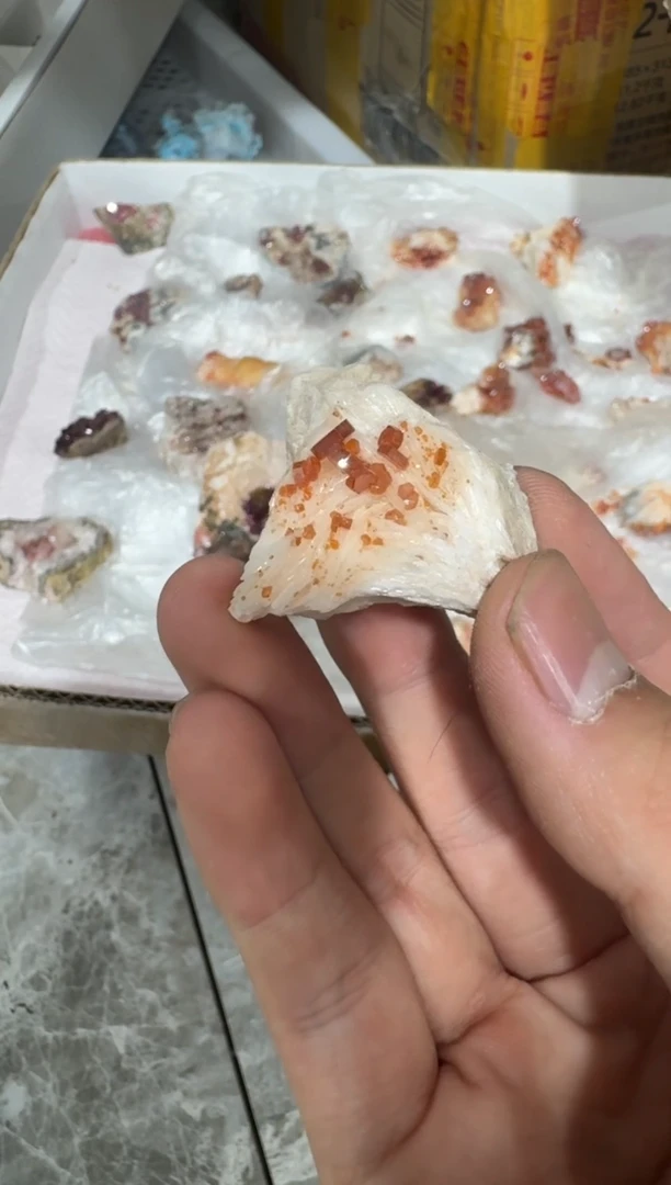 月下珠宝严选矿物