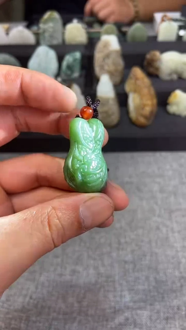 颈饰未镶嵌和田玉（碧玉）和田玉碧玉白菜吊坠