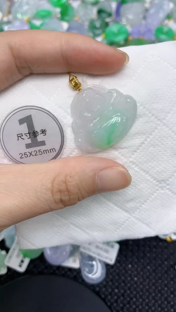 翡翠18K金镶嵌颈饰11111111