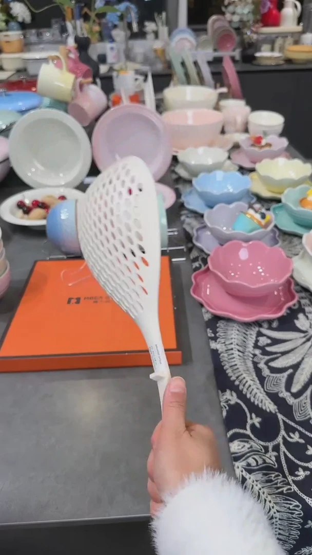 【闪购商品】瓷沥水勺34.5*13.5*4cm-霜白