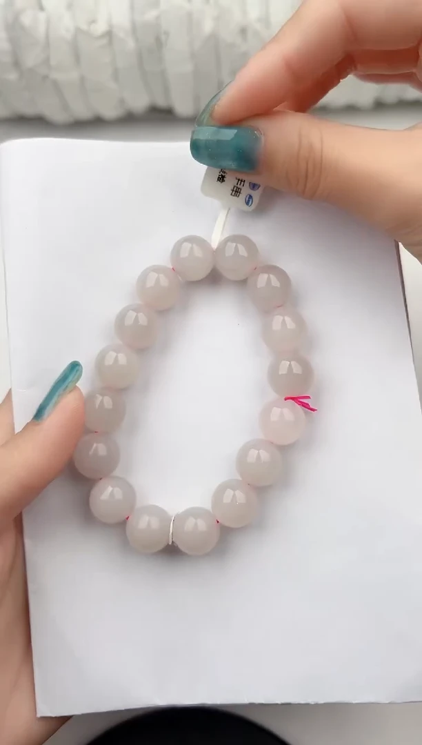 手串未镶嵌和田玉1颜色微差无瑕疵