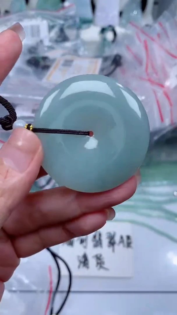 颈饰未镶嵌翡翠吊坠