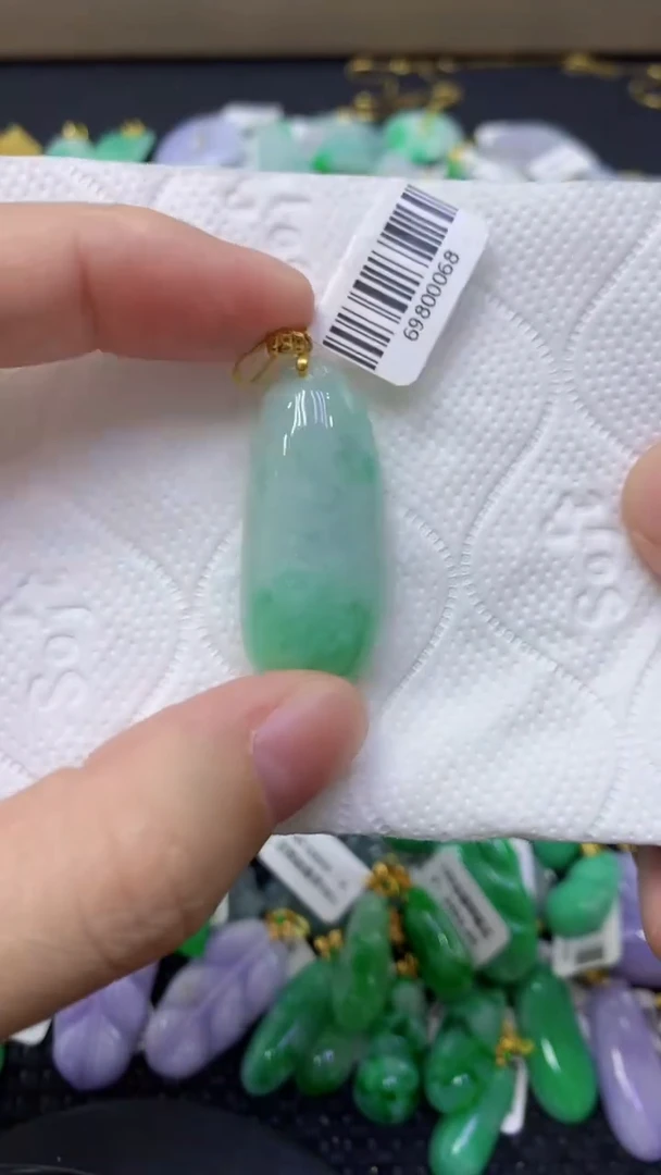 颈饰未镶嵌翡翠天然缅甸翡翠A货
