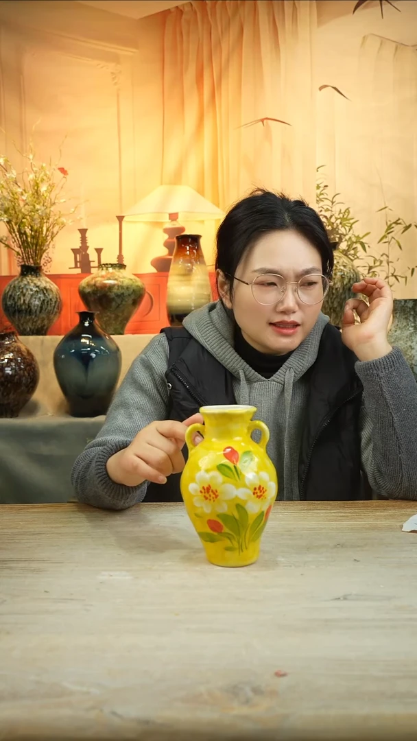 高度16 口经6 花瓶