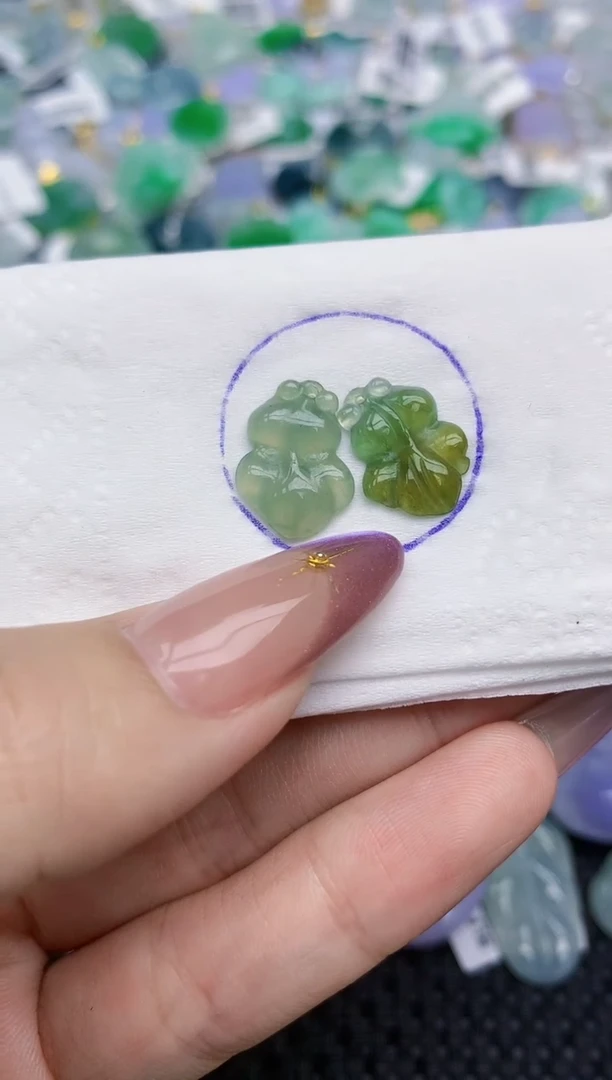 翡翠未镶嵌颈饰   天然翡翠A货  百元以上9米证书费自理