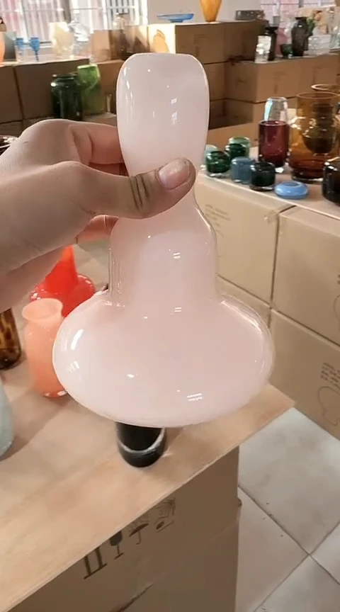 【闪购商品】玻璃粉色小瓶子