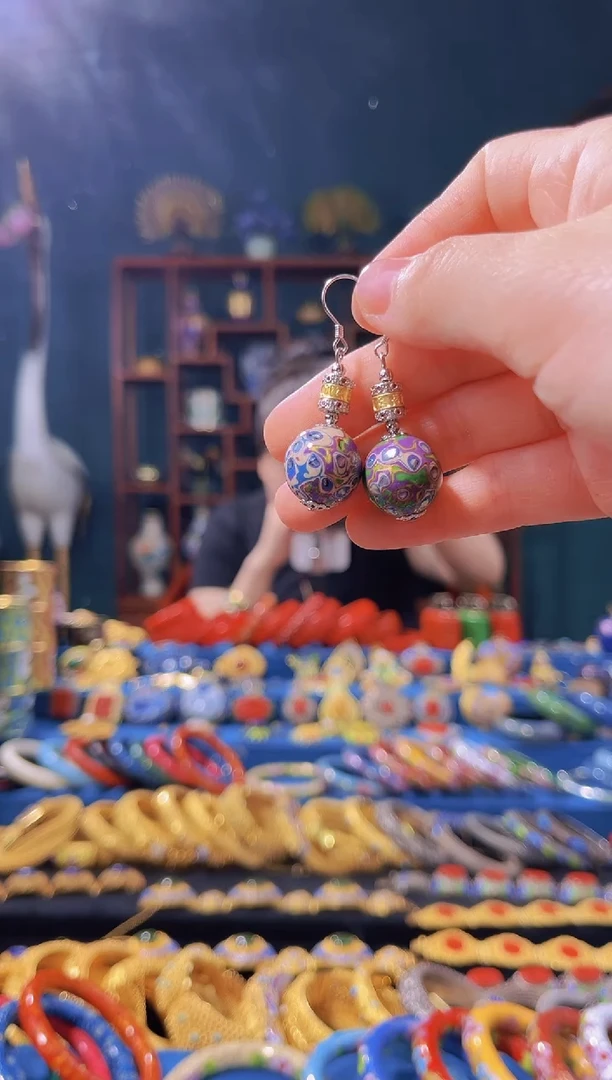 【闪购商品】犀皮漆耳环紫米色