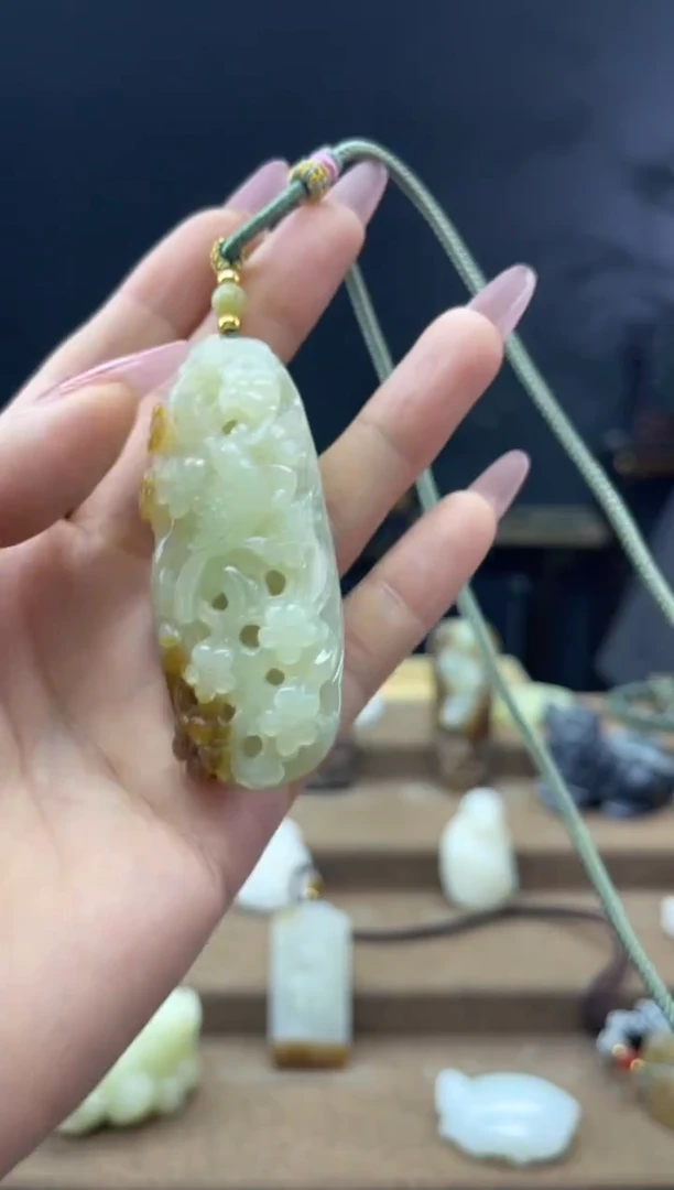 颈饰未镶嵌和田玉1