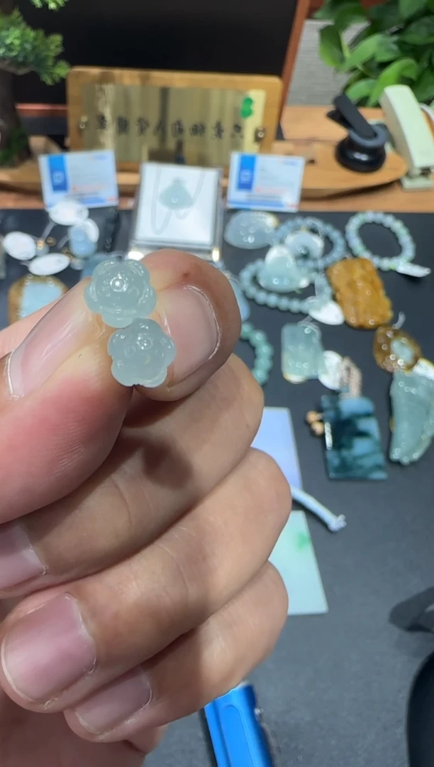 未镶嵌挂件翡翠闲****扬A货翡翠多样性孤品