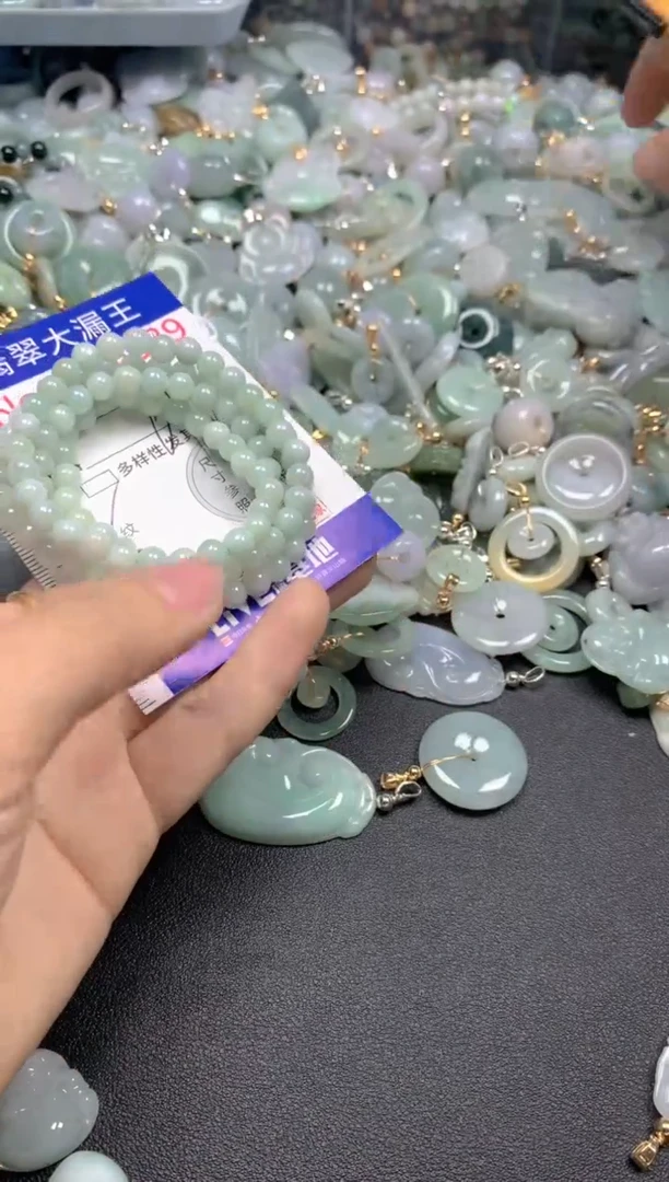 翡翠未镶嵌吊坠(不含链)6689
