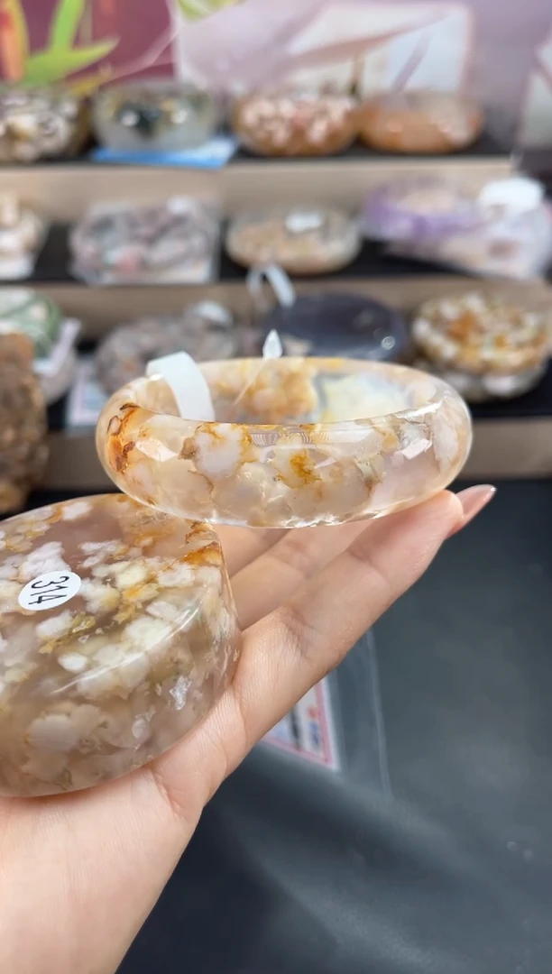 未镶嵌手镯石英质玉58